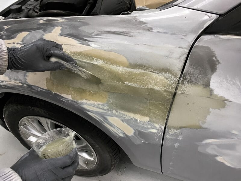 RÉPARATION CARROSSERIE EN RESINE